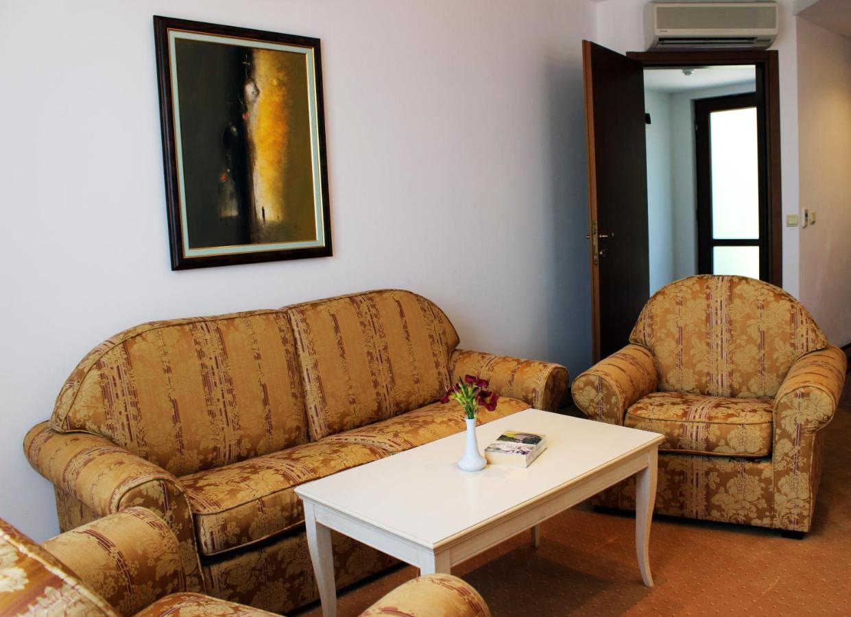 Helena Vip Villas And Suites Sunny Beach Ngoại thất bức ảnh