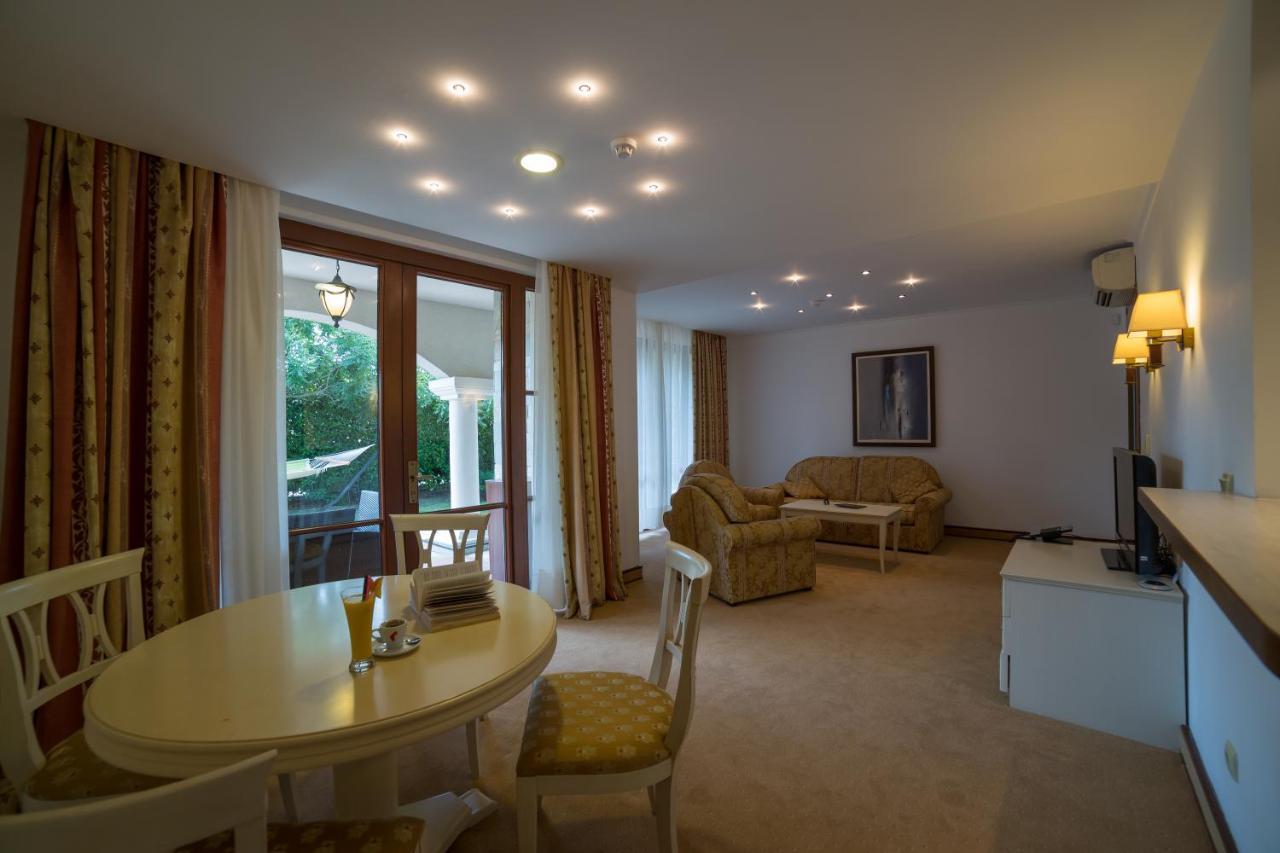 Helena Vip Villas And Suites Sunny Beach Ngoại thất bức ảnh