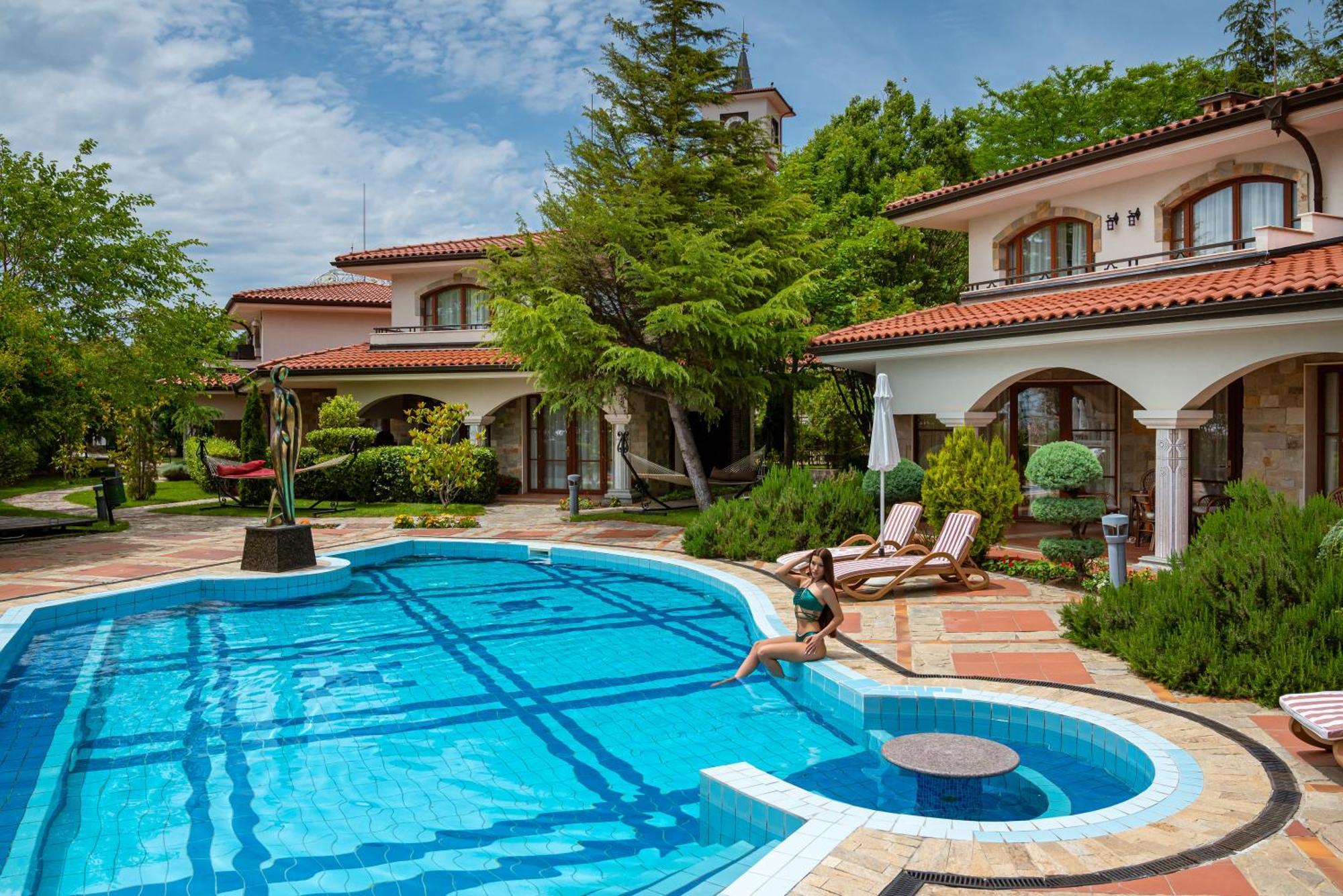 Helena Vip Villas And Suites Sunny Beach Ngoại thất bức ảnh