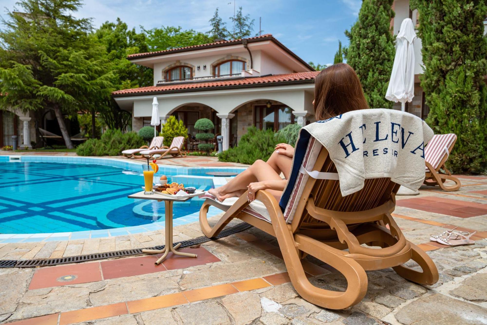 Helena Vip Villas And Suites Sunny Beach Ngoại thất bức ảnh