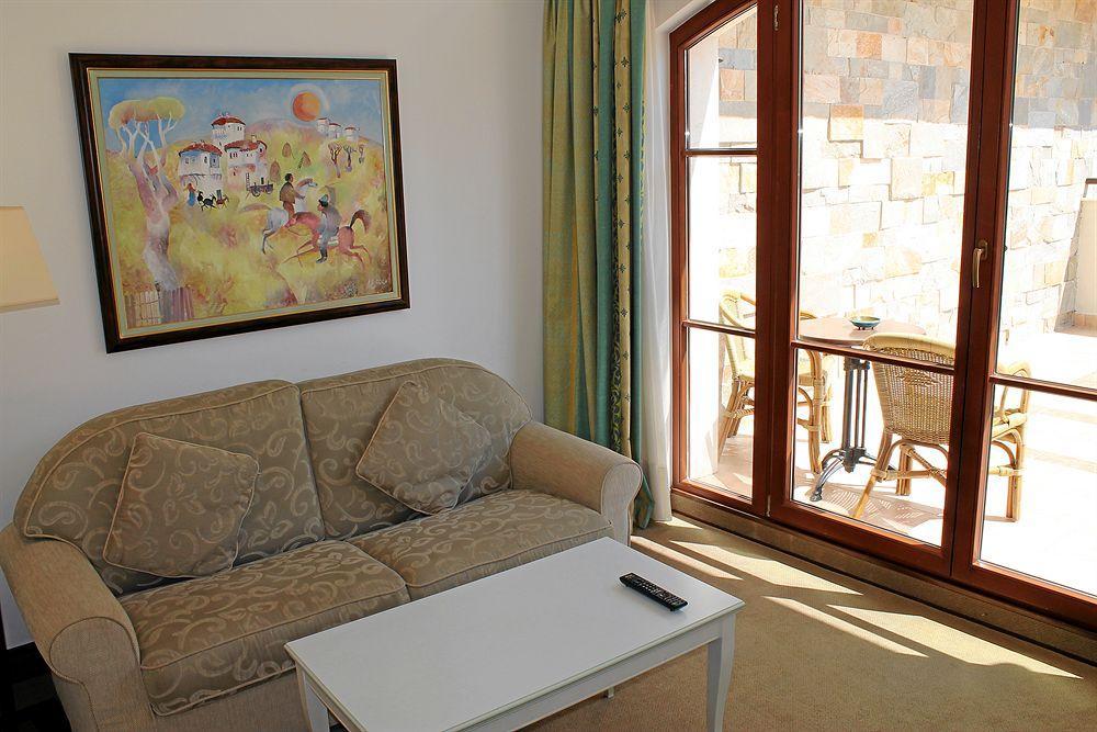 Helena Vip Villas And Suites Sunny Beach Ngoại thất bức ảnh