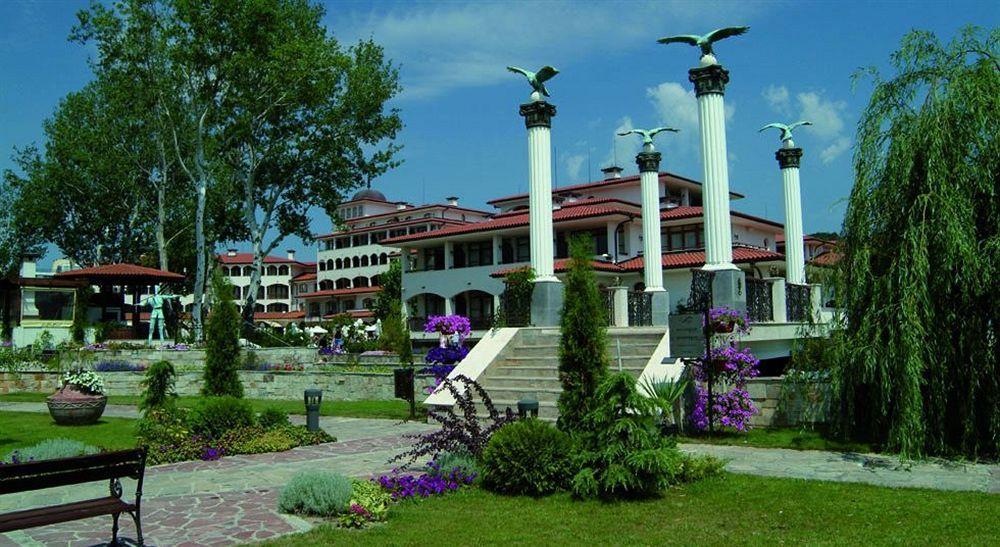 Helena Vip Villas And Suites Sunny Beach Ngoại thất bức ảnh