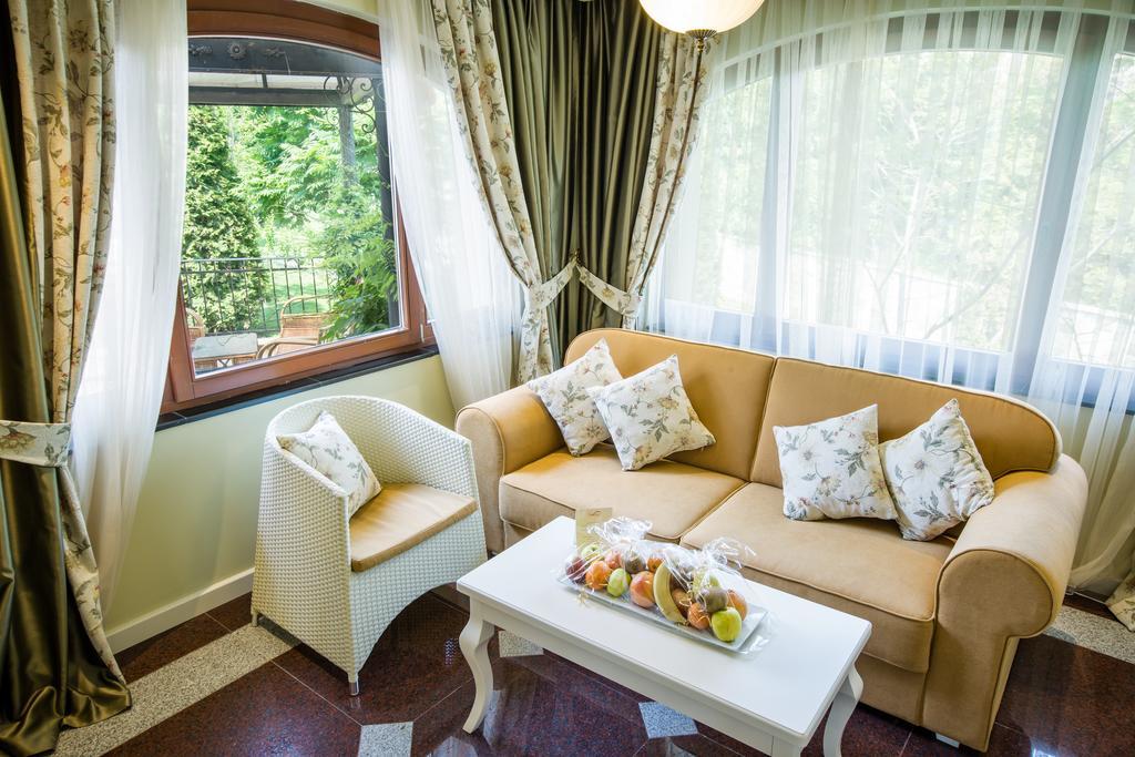 Helena Vip Villas And Suites Sunny Beach Ngoại thất bức ảnh