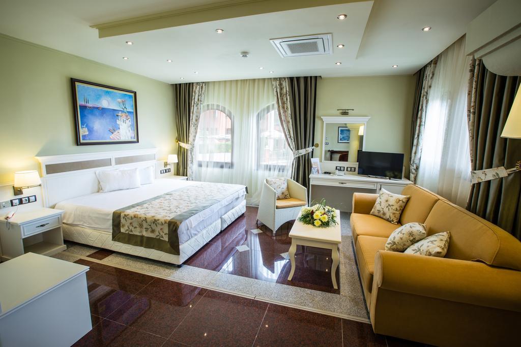 Helena Vip Villas And Suites Sunny Beach Ngoại thất bức ảnh