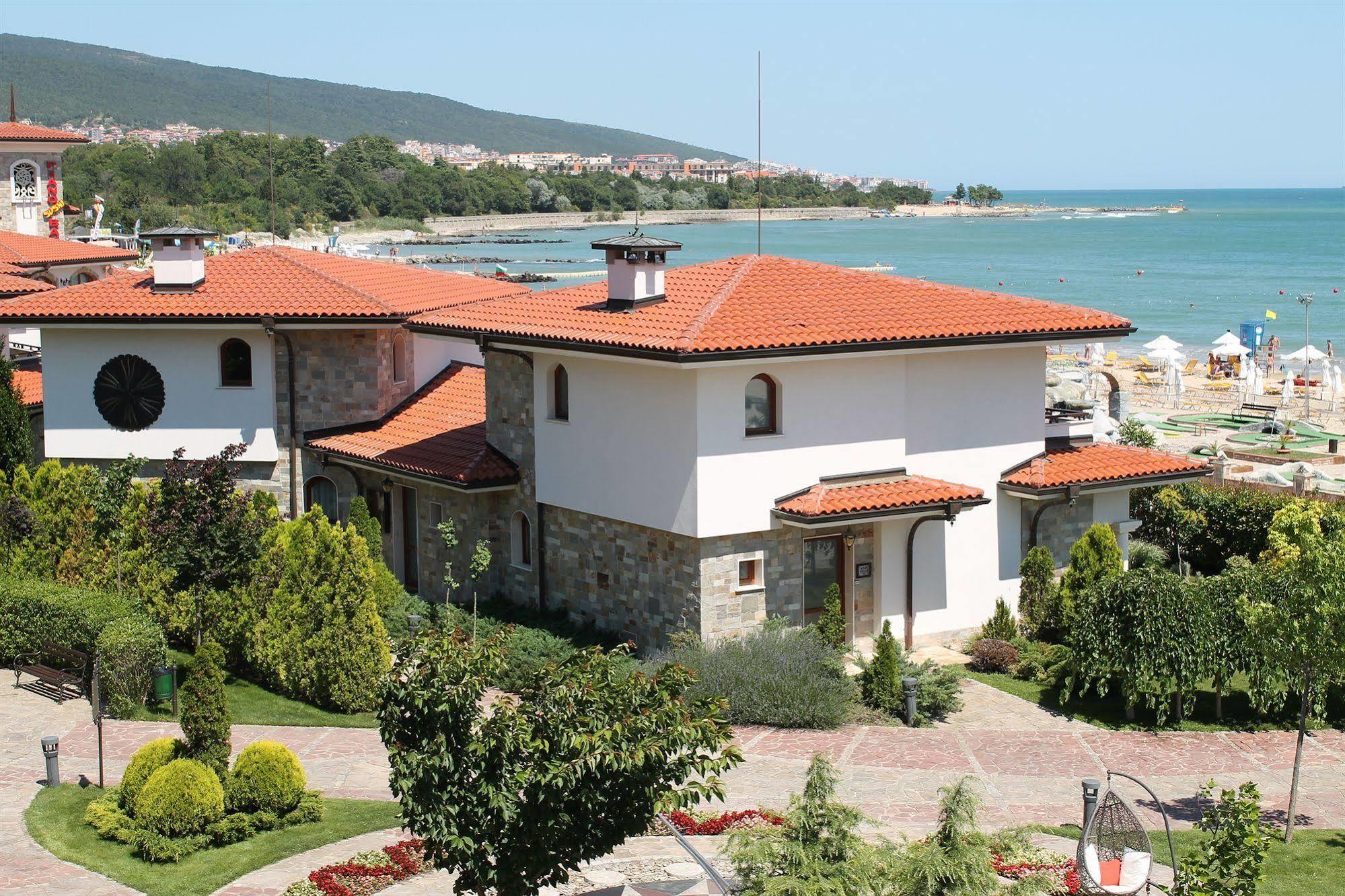 Helena Vip Villas And Suites Sunny Beach Ngoại thất bức ảnh