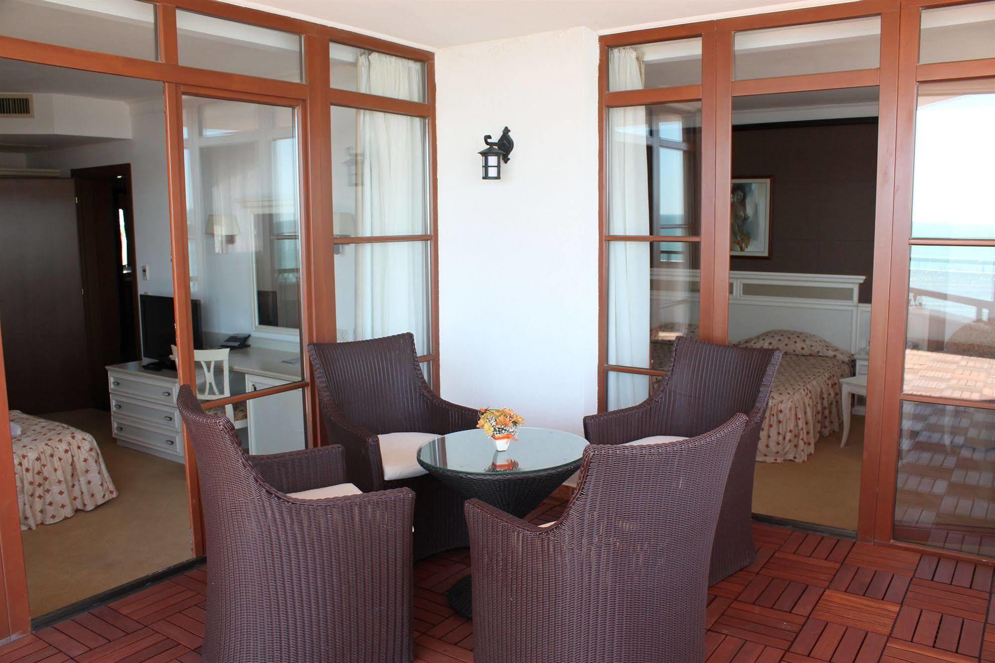 Helena Vip Villas And Suites Sunny Beach Ngoại thất bức ảnh