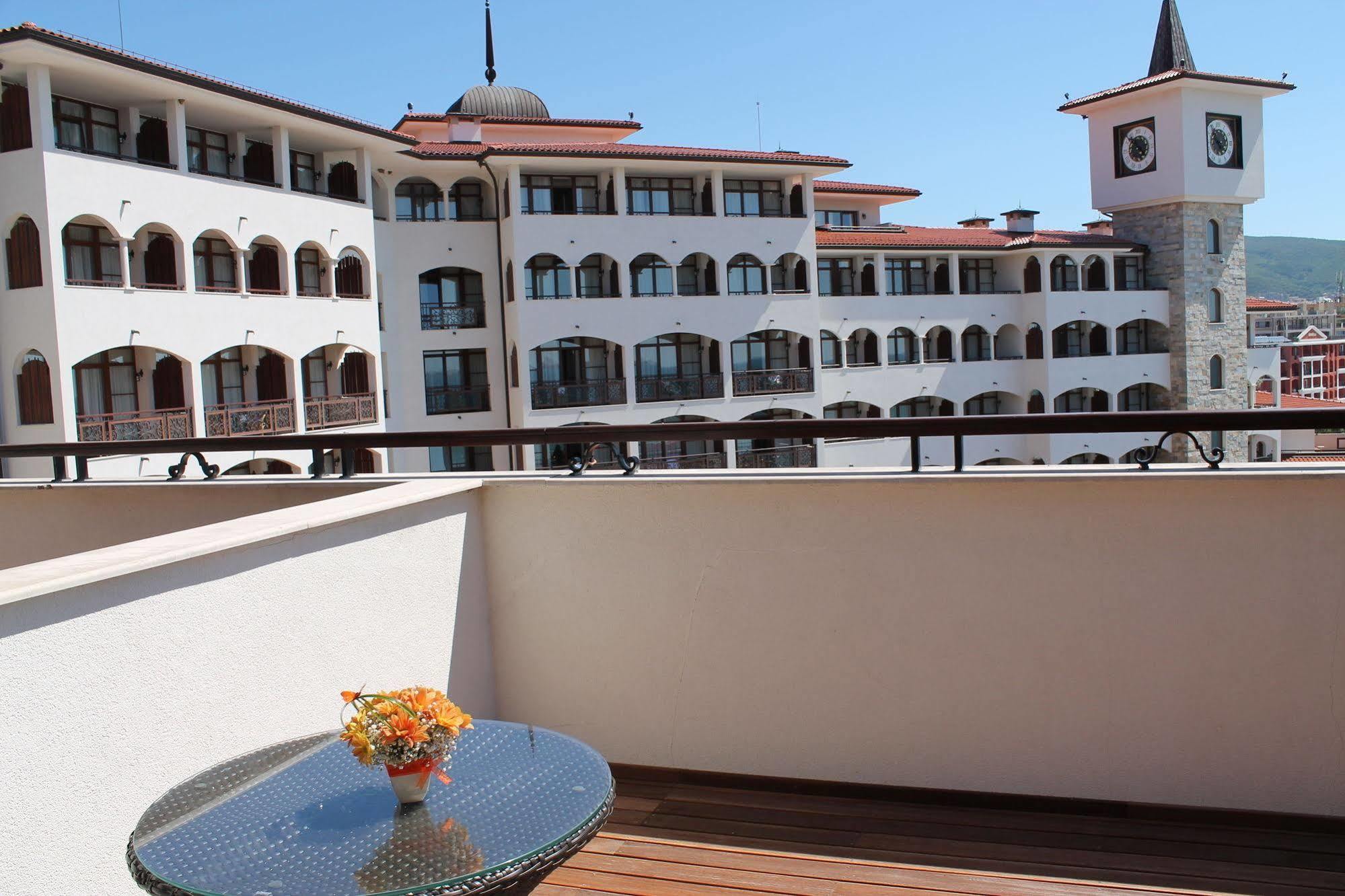 Helena Vip Villas And Suites Sunny Beach Ngoại thất bức ảnh