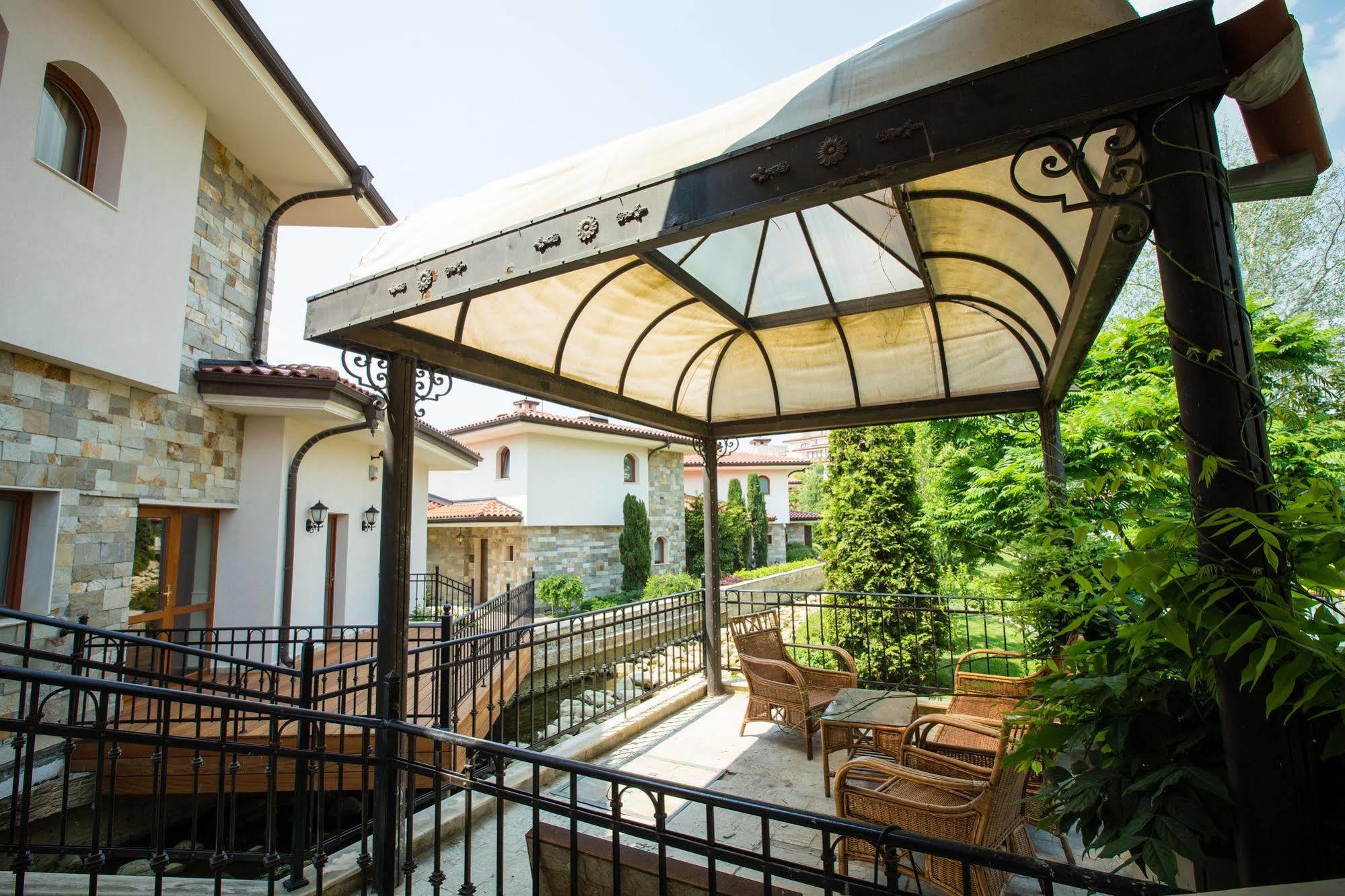 Helena Vip Villas And Suites Sunny Beach Ngoại thất bức ảnh